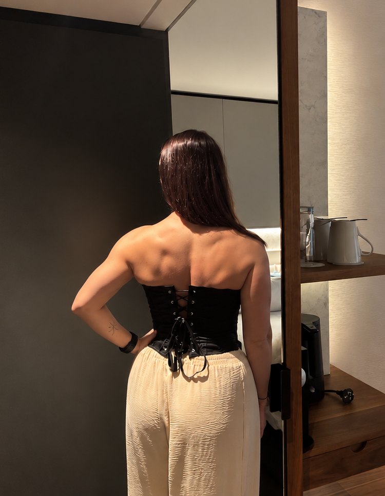 Coach Sah today, showing her back development
